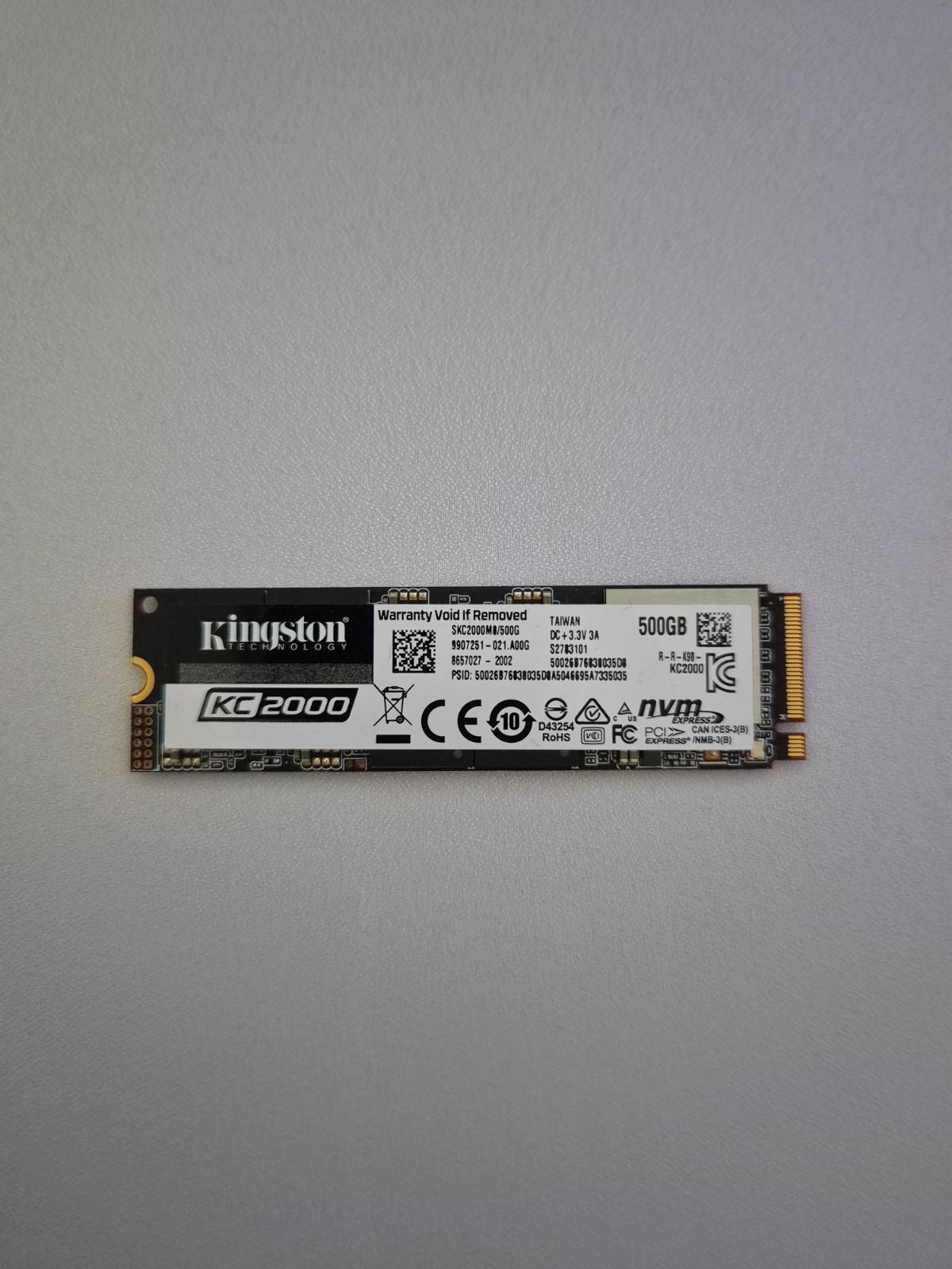 NEISPRAVAN Kingston KC2000 500GB